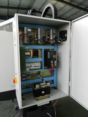 Αυτόματη μηχανή άλεσης XK7136 CNC για το μέταλλο