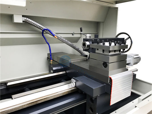 Cnc τόρνος μηχανών CK6152E Cnc τόρνου ελεγκτών Syntec Cnc τόρνου χώρας πετρελαίου με τον τροφοδότη φραγμών