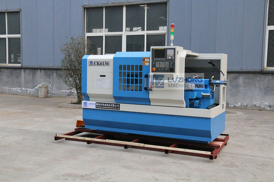 Μικρό ανοξείδωτο τόρνου μετάλλων CK6136D CNC που επεξεργάζεται τον τόρνο στη μηχανή