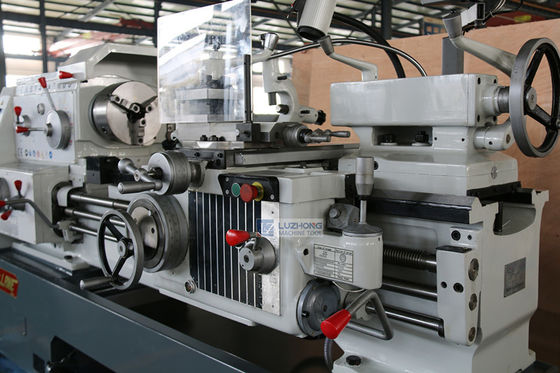 CA6240 CNC τόρνος μετάλλων για τη ρόδα αργιλίου που επεξεργάζεται στη μηχανή στις Φιλιππίνες