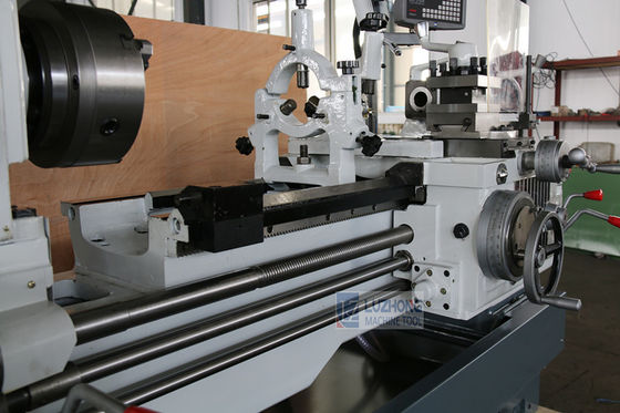 CA6240 CNC τόρνος μετάλλων για τη ρόδα αργιλίου που επεξεργάζεται στη μηχανή στις Φιλιππίνες